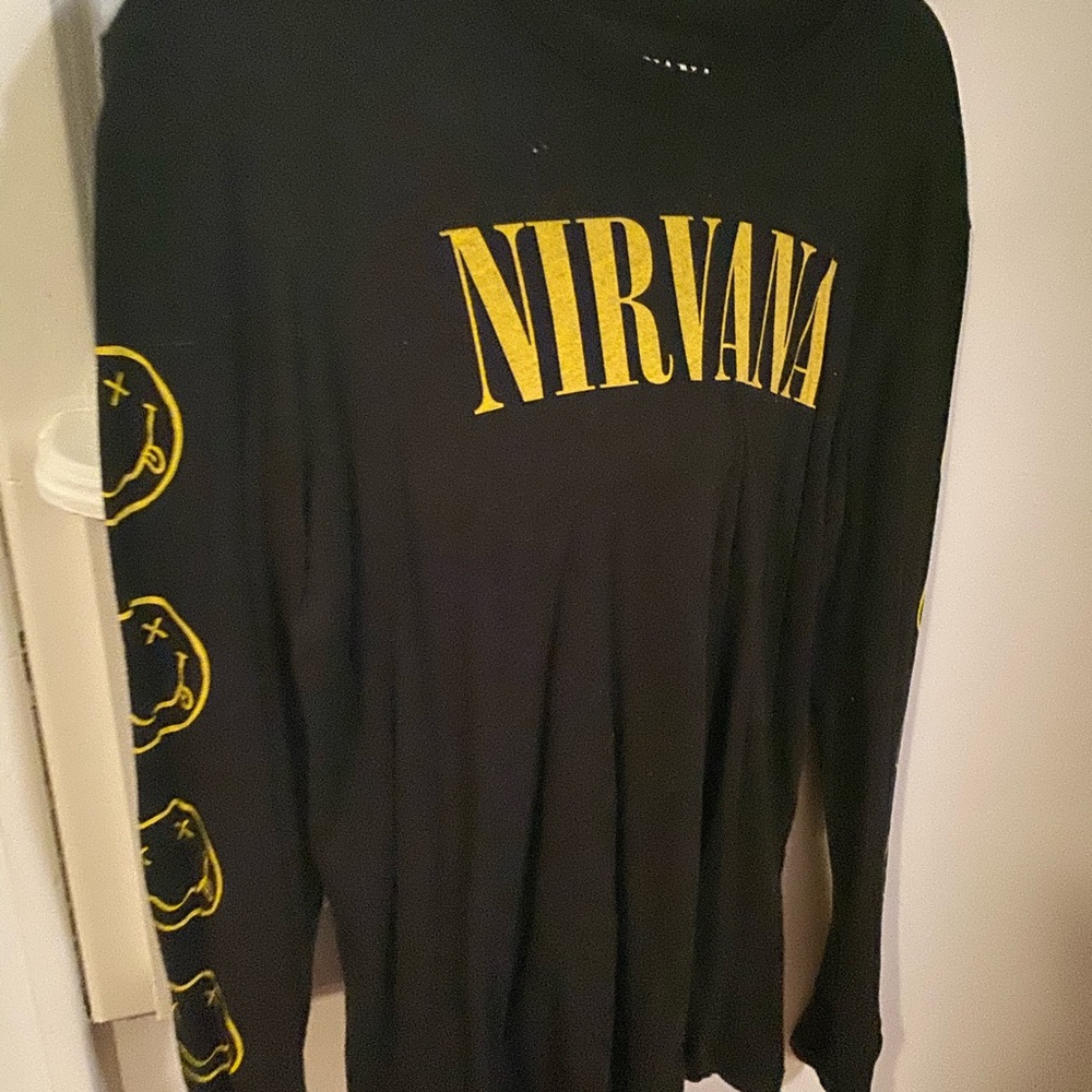 Long sleeve medium nirvana T-shirt!